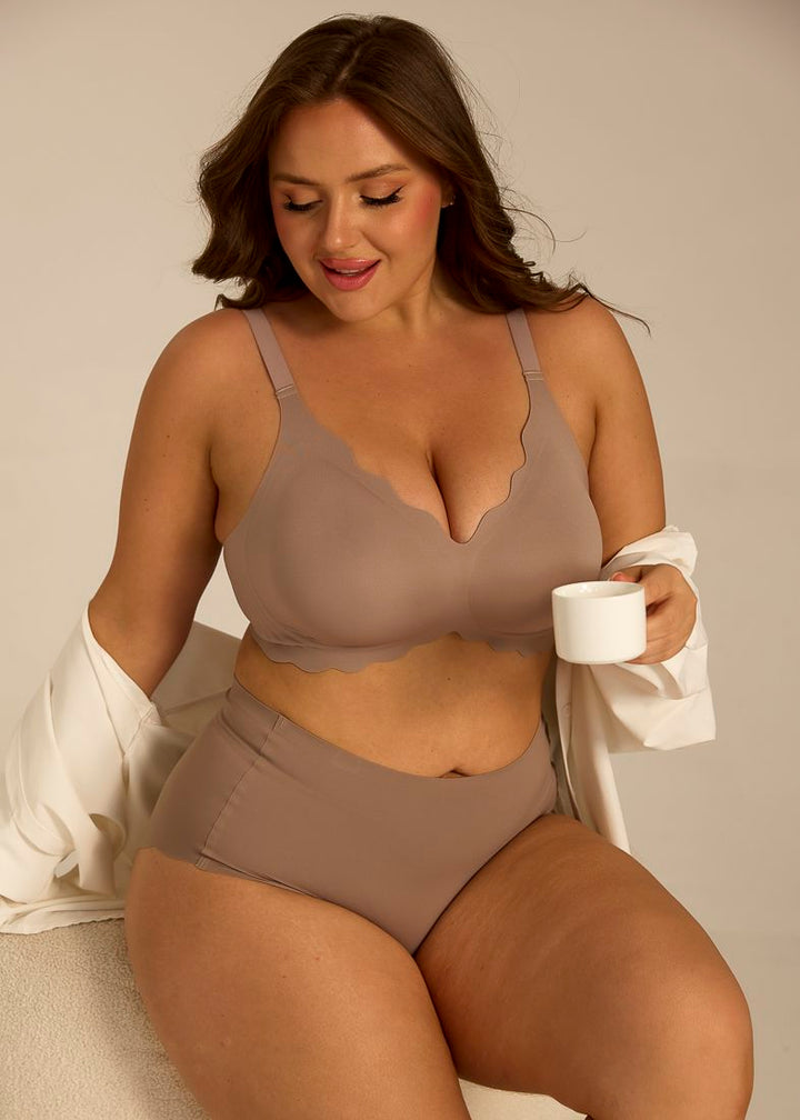 Femifemme - Softscallop Full Coverage BøJlefri Bh - Soft Mocha BH 