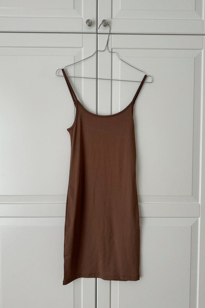 Forudbestilling - BYIC - Emmaic Slip Dress - brown Brown Kjoler 