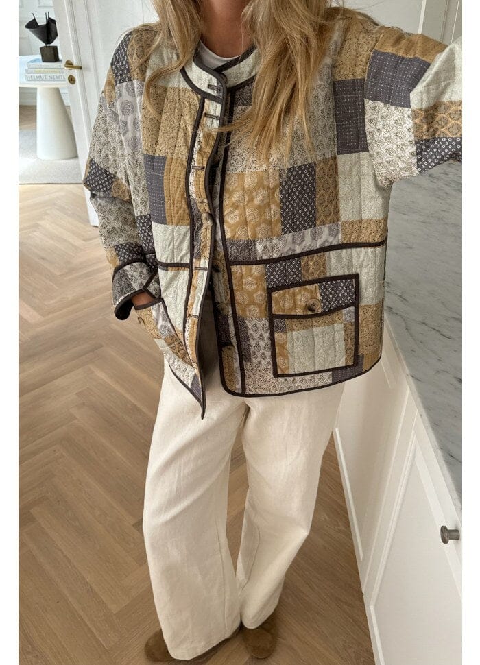 Forudbestilling - BYIC - Emmyic Quilted Jacket - emp Earth Multi Print Jakker 