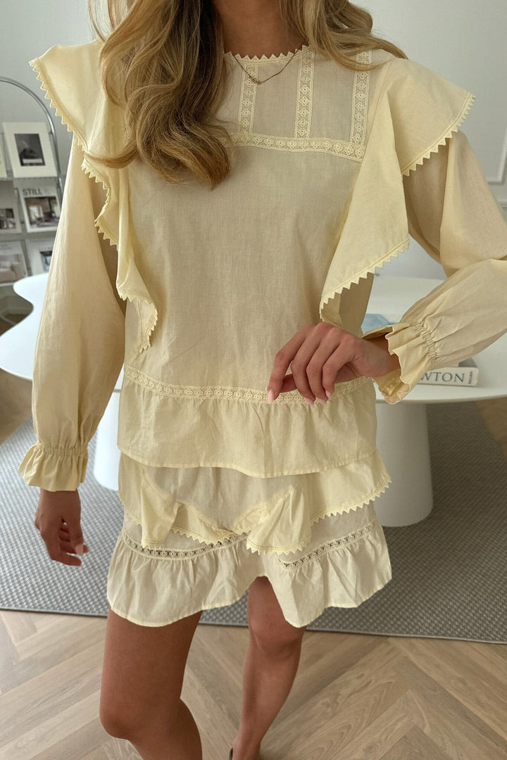 Forudbestilling - BYIC - Leonoraic Lace Mini Skirt - creme Creme Nederdele 
