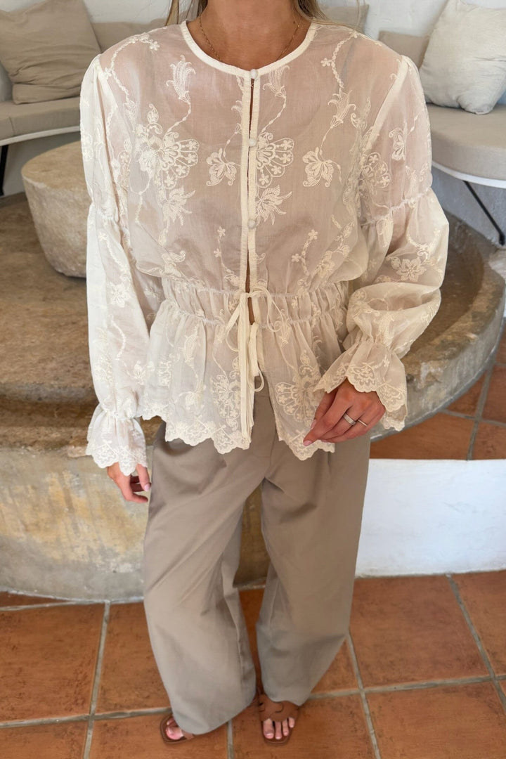 Forudbestilling - BYIC - Lolaic Shirt A23681 - White Embroidery Skjorter 