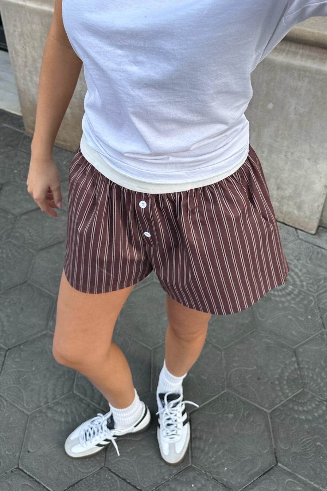 Forudbestilling - BYIC - Mayaic Shorts - dbws Dark Brown White Stripes Shorts 
