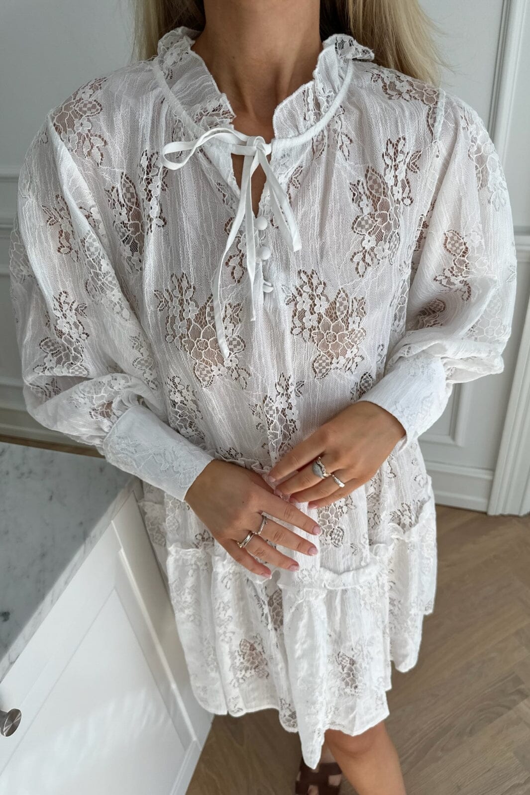 Forudbestilling - BYIC - Oliviaic Dress - wl White Lace Kjoler 
