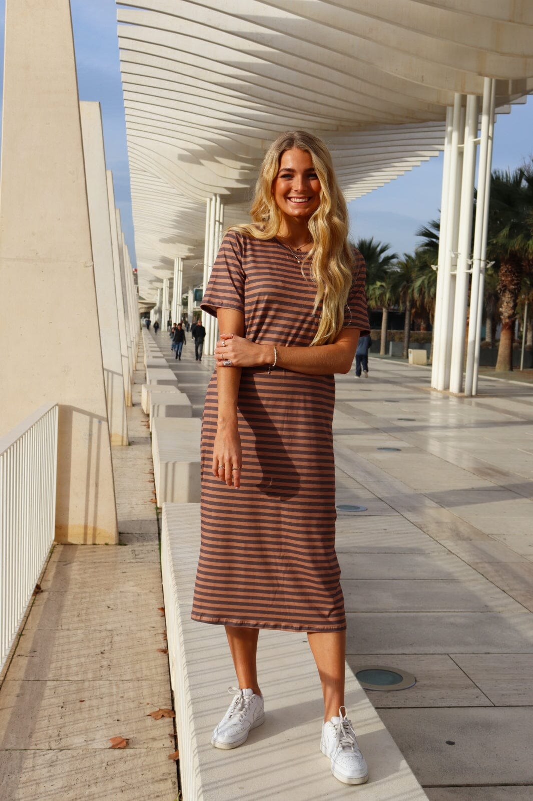 Forudbestilling - Liberte - Alma-Tshirt-Dress - Brown Stripe Kjoler 