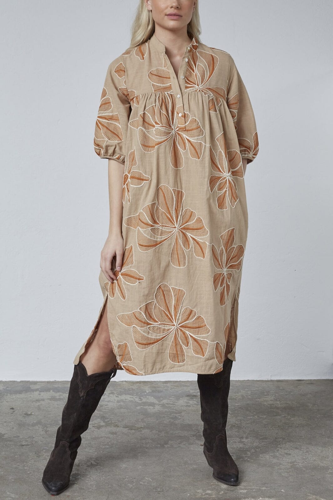Love & Divine - Love1009-1 18619 - 812 - Sand Flower