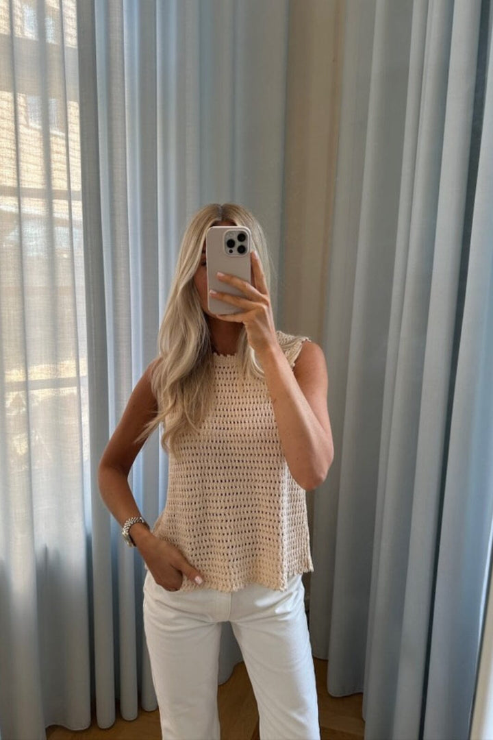 Forudbestilling - Modström - Miemd Top 58306 - 100 - Summer Sand Strikbluser 