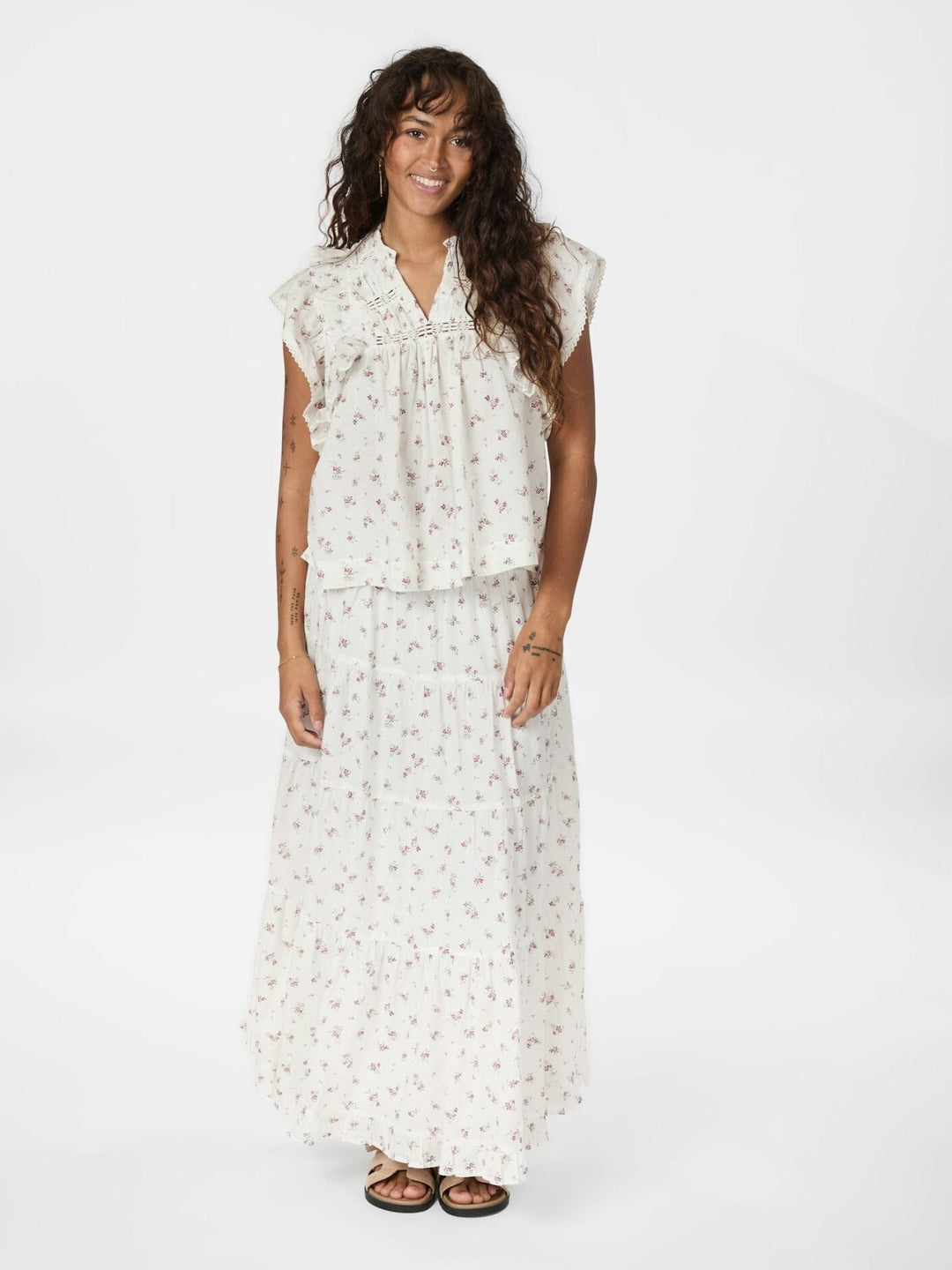 Forudbestilling - Neo Noir - Jayla Small Blossom Top 165648 - 122 - Creme Toppe 