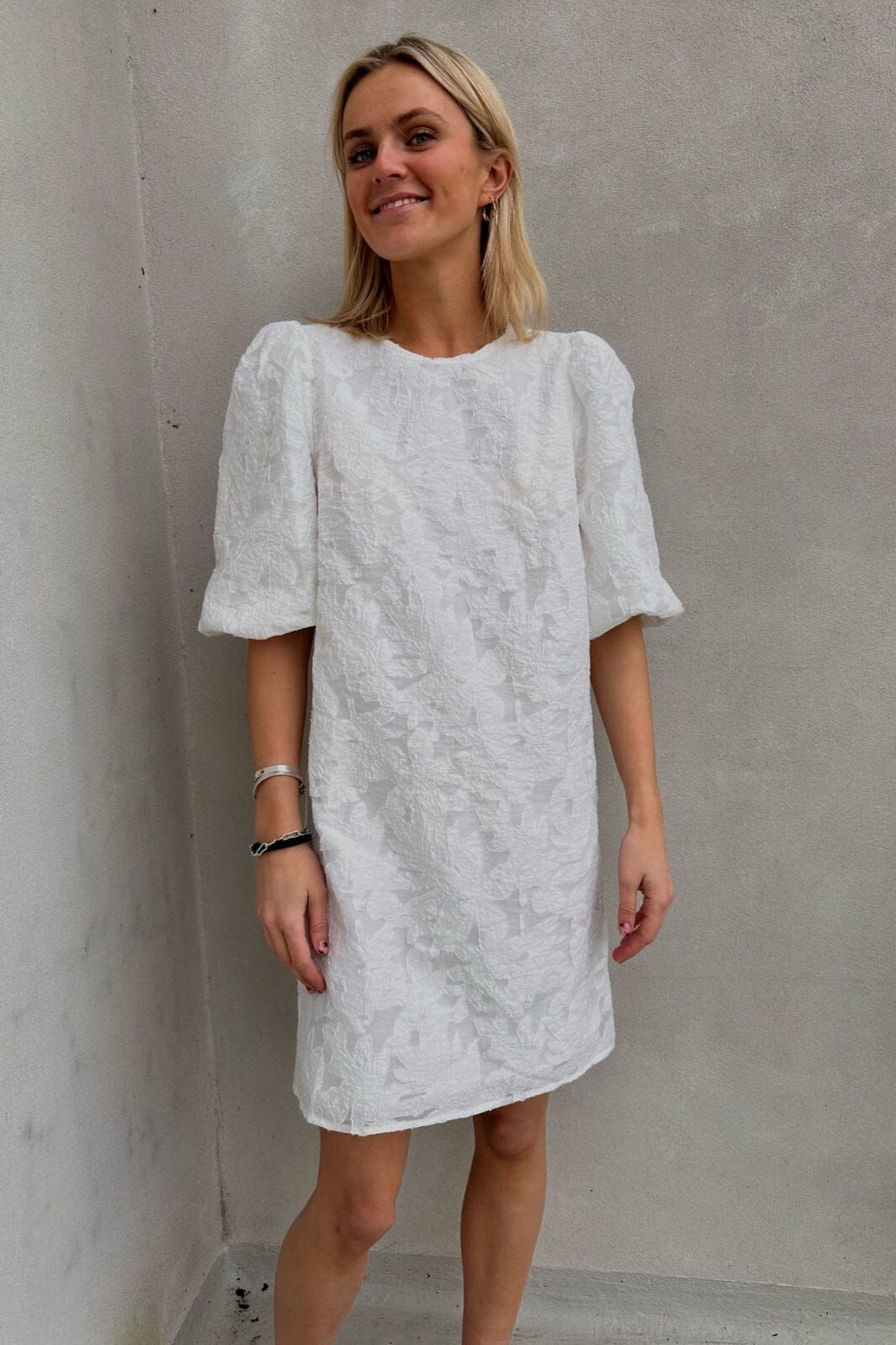 Forudbestilling - Neo Noir - Limba Brocade Dress - White Kjoler 
