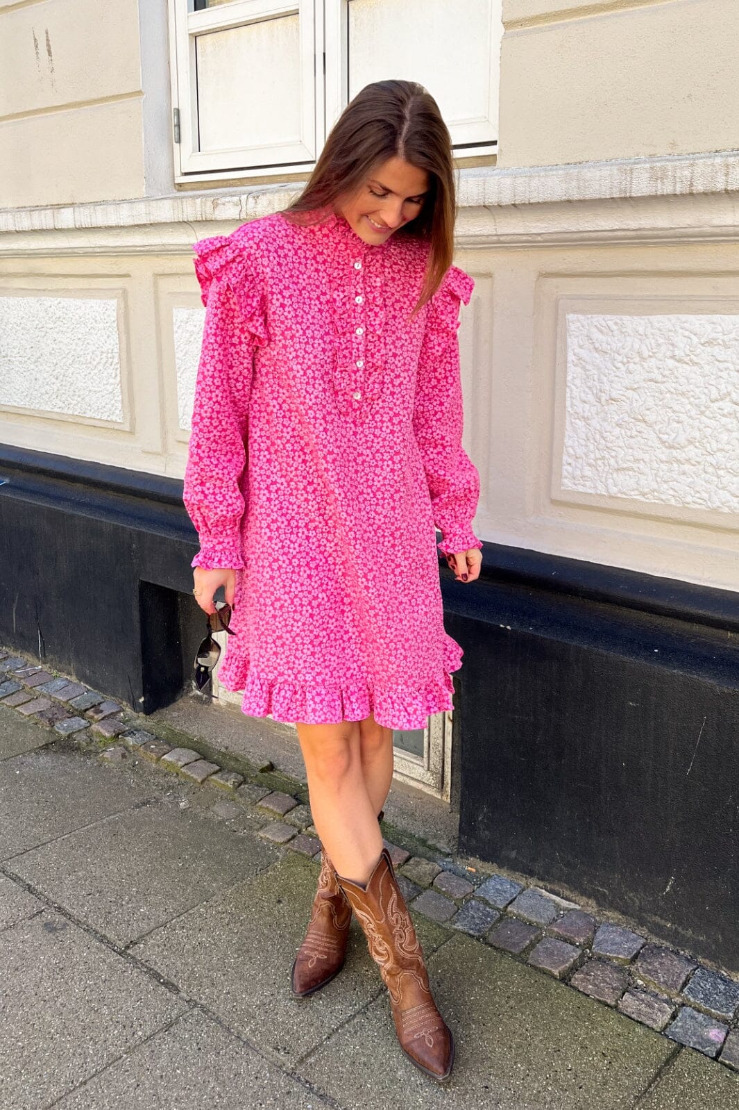 Forudbestilling - Noella - Reno Ruby Ruffle Dress - 031 Bright Pink Kjoler 