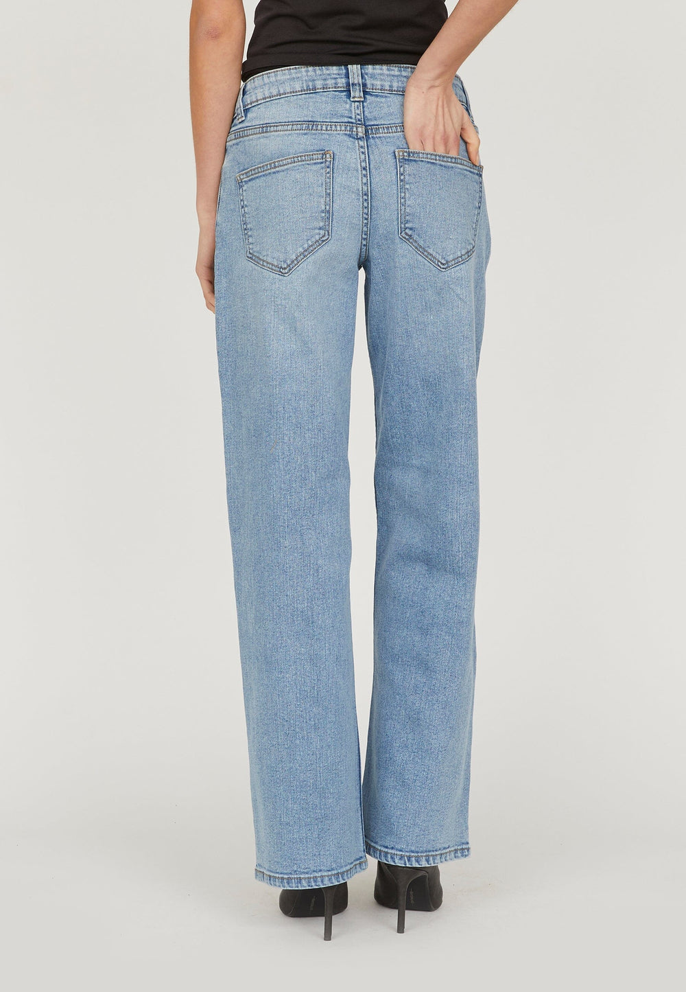 Forudbestilling - Sisters Point - Onea-Je - 911 L. Blue Used Jeans 