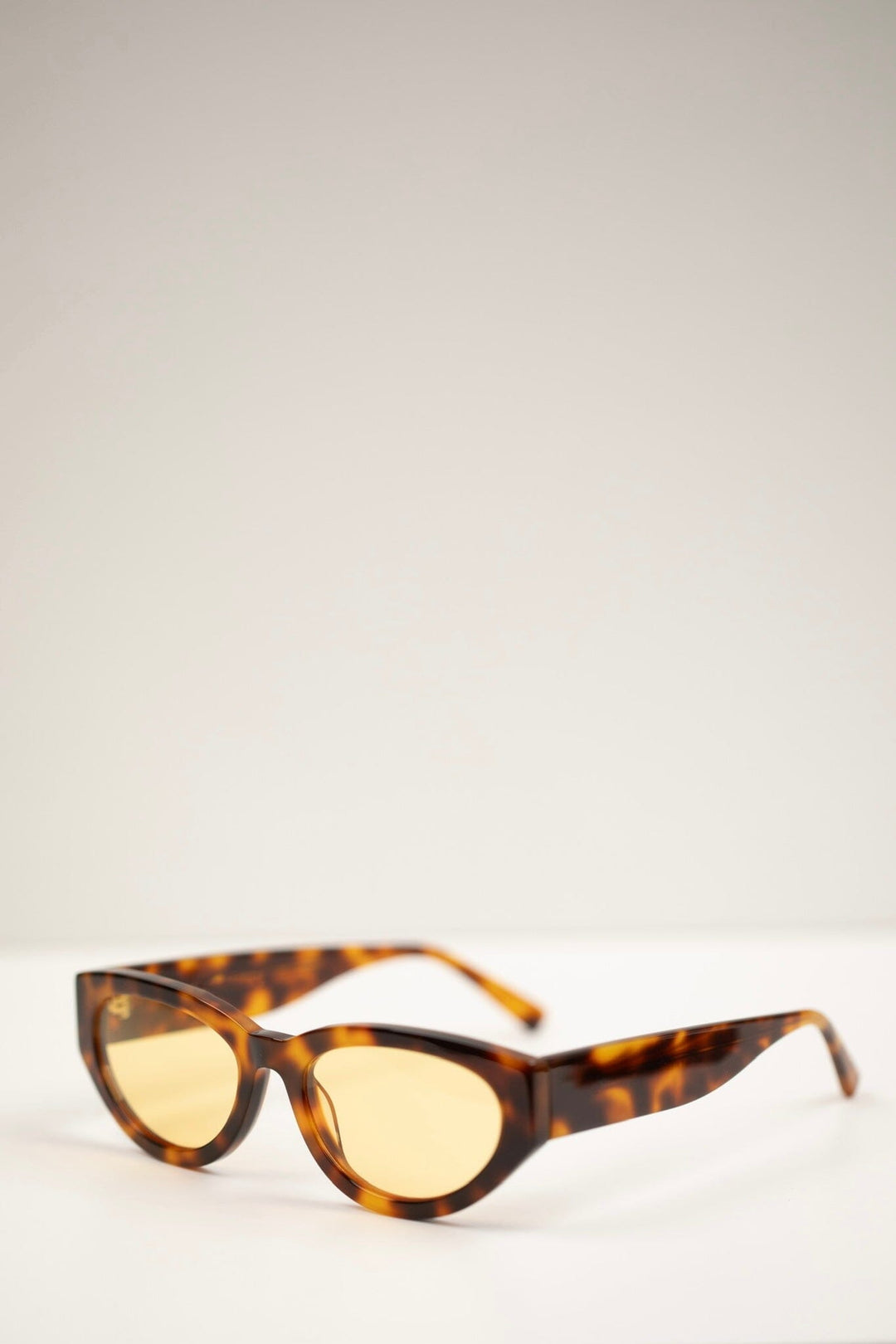 Forudbestilling - Valentin Studio - Audrey 1-001 - Tortoise Yellow Solbriller 