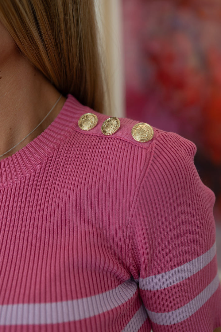 Forudbestilling - Valentin Studio - Gold Button Knit T-shirt - Lavender Stripe T-shirts 