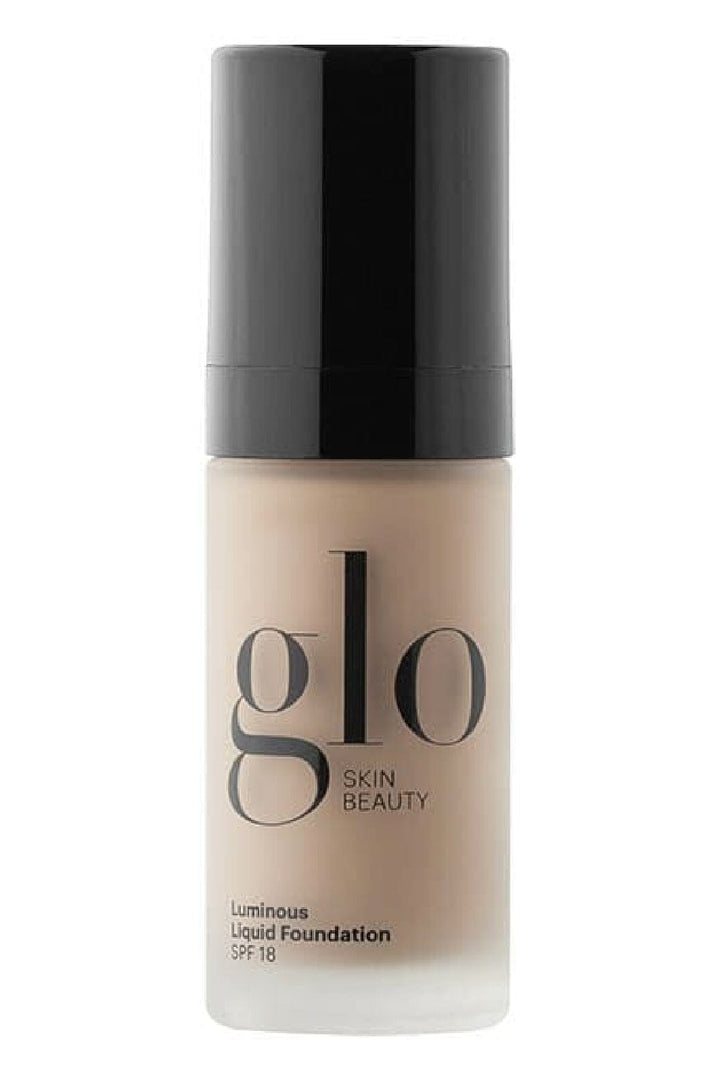 Glo Skin Beauty - Glo Luminous Liquid Foundation SPF 18 - Naturelle, 30 ml Foundation 