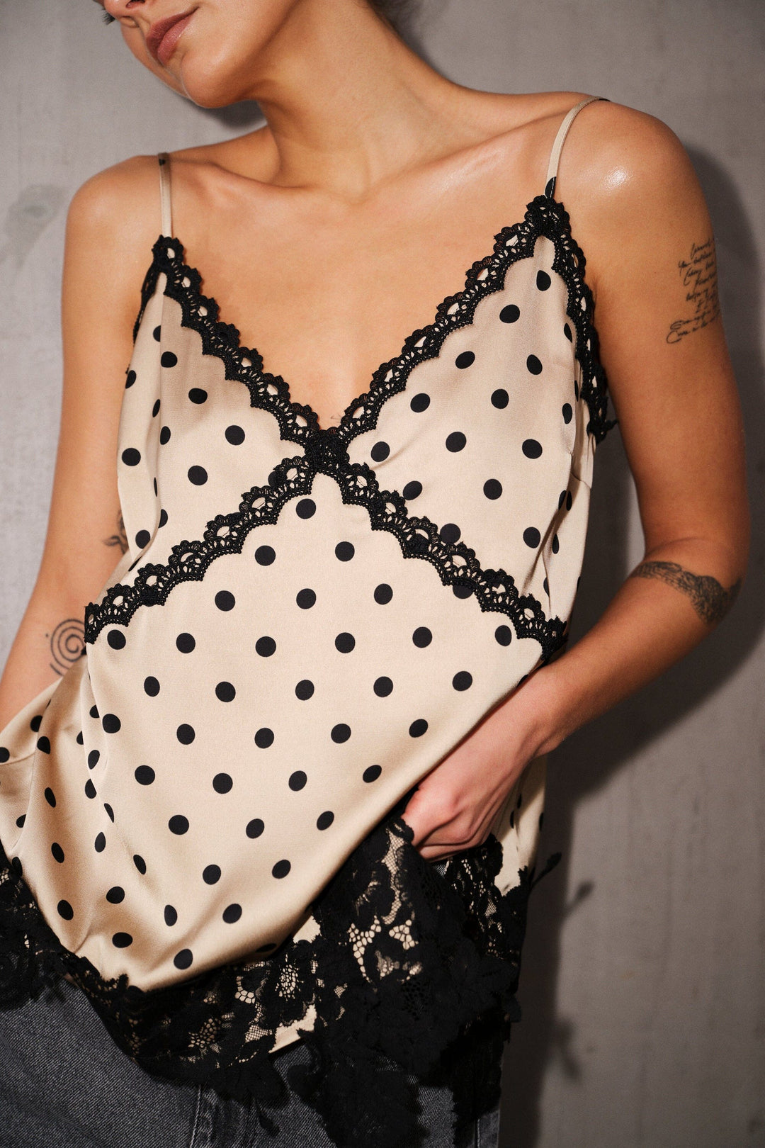 Gossia - Dagnygo Jo Top G3011 - Latte Black Dots Toppe 