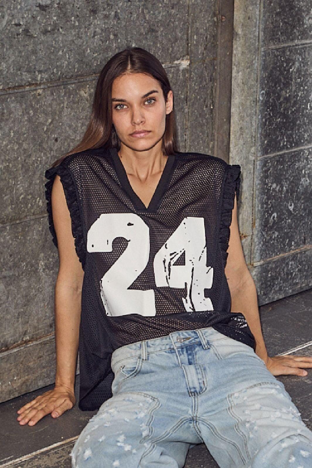 Forudbestilling - Haute L'Amitié - Drift Frill V-24 Top HL10306 - Black Toppe 