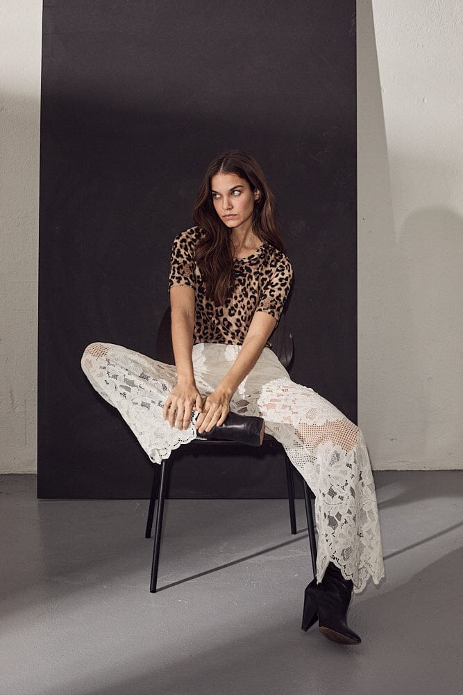 Haute L'Amitié - Leo Rib Badge Tee HL10225 - Leopard T-shirts 
