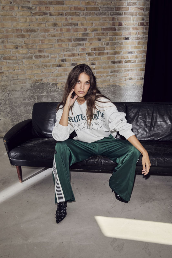 Haute L'Amitié - Studio Logo Sweat HL10446 - Pearl Melange Sweatshirts 