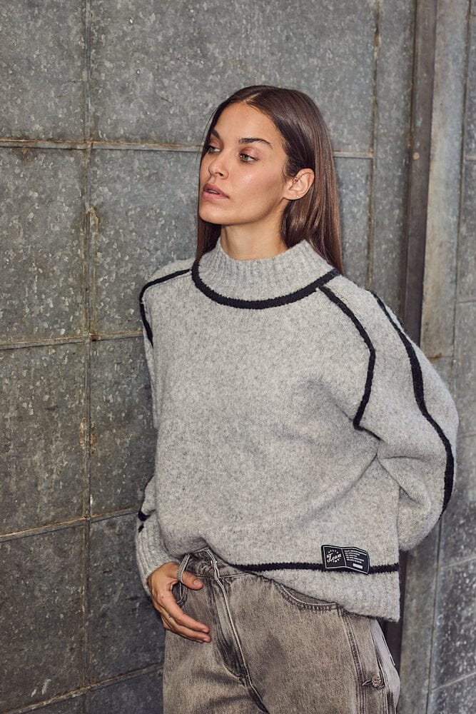Haute L'Amitié - Toby Hem Line Knit HL10316 - Light Grey Melange Strikbluser 