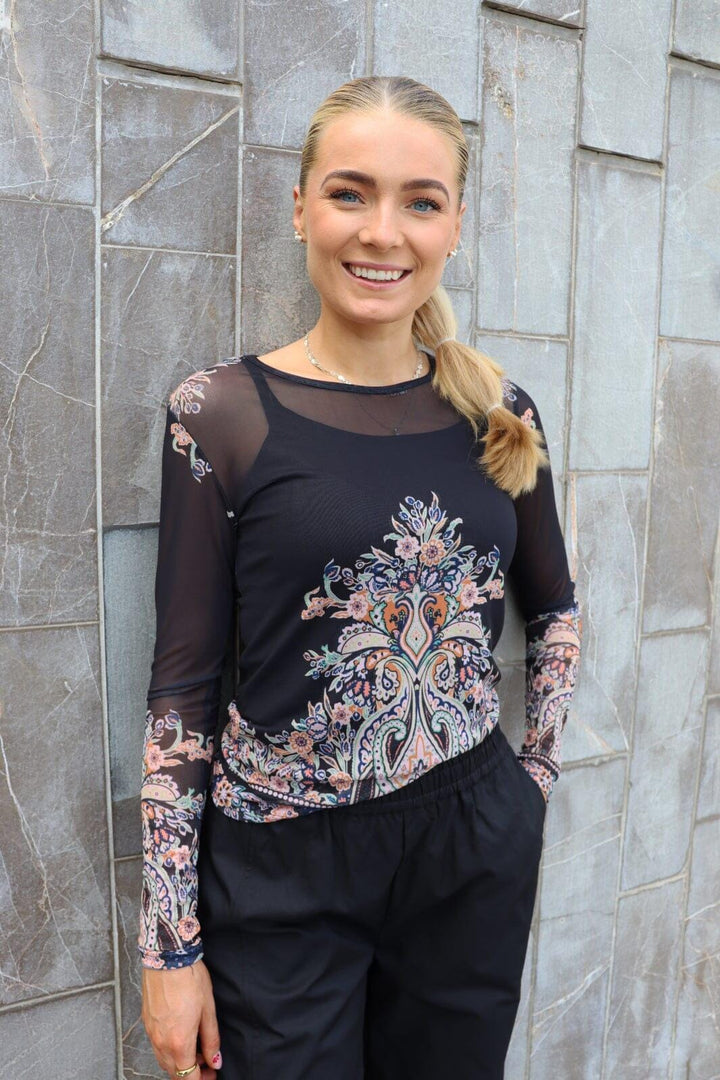 Liberte - Mesh Ls Tshirt 22065 - Black Paisley T-shirts 