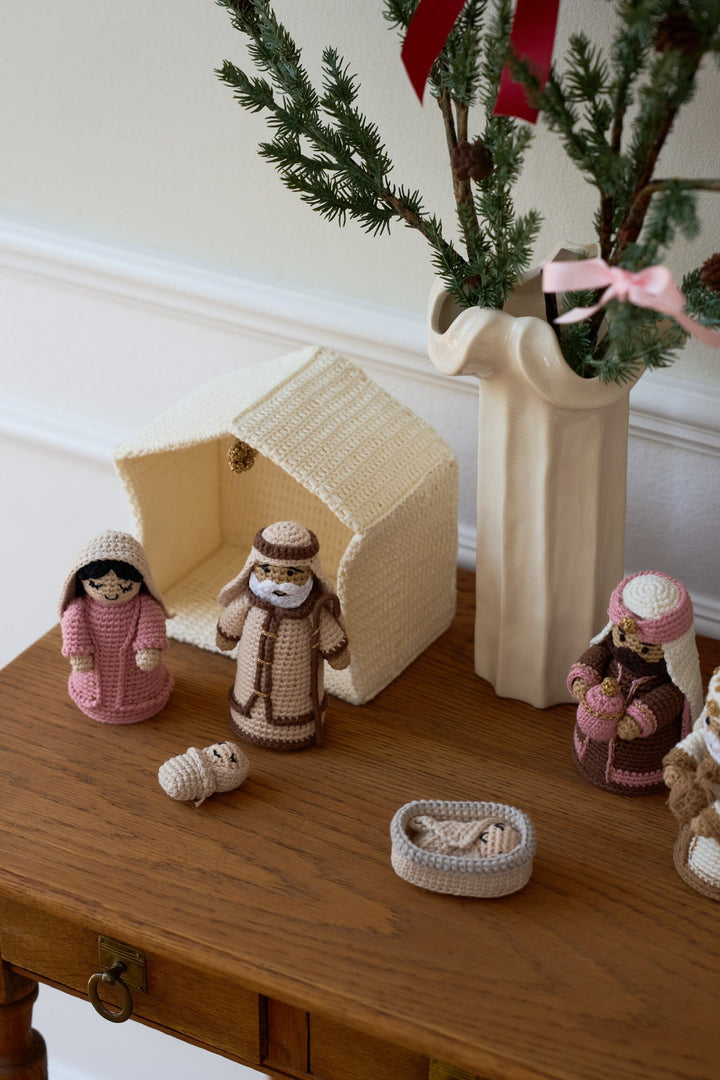 Lille Arv - Hæklet Krybbe Med Jesus Julepynt 
