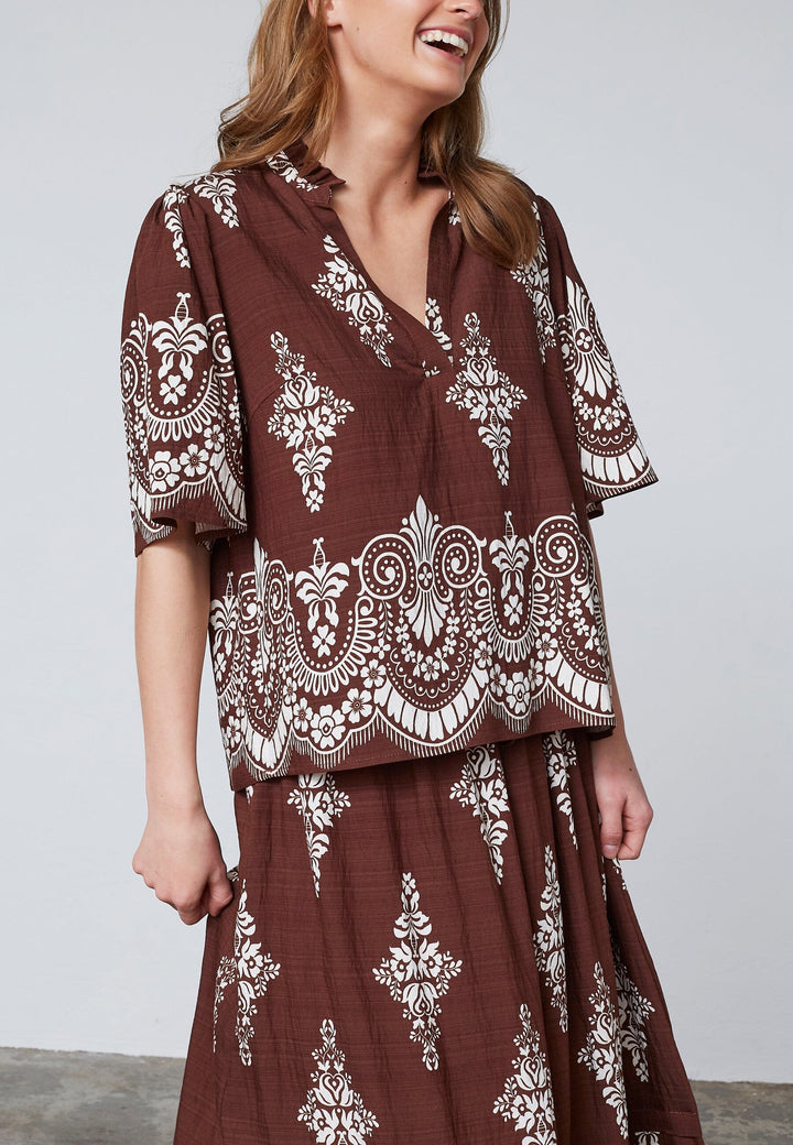 Love & Divine - Love1296-2 18910 - 800 - Brown/Paisley Toppe 