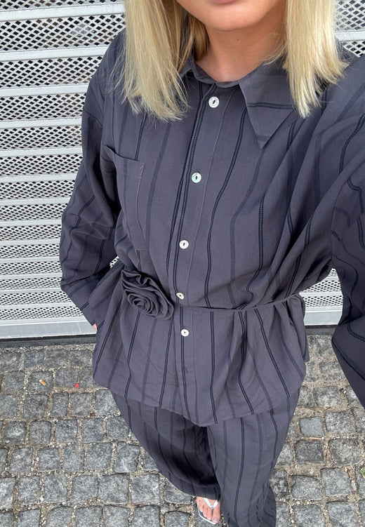 Love & Divine - Love1622 20223 - 053 - Grey Stripes Skjorter 