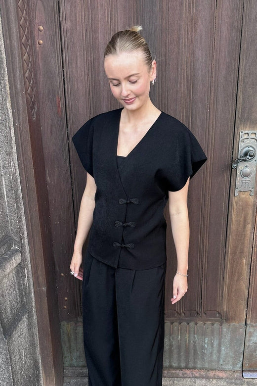 Love & Divine - Love1632 20241 - 000 - Black Veste 