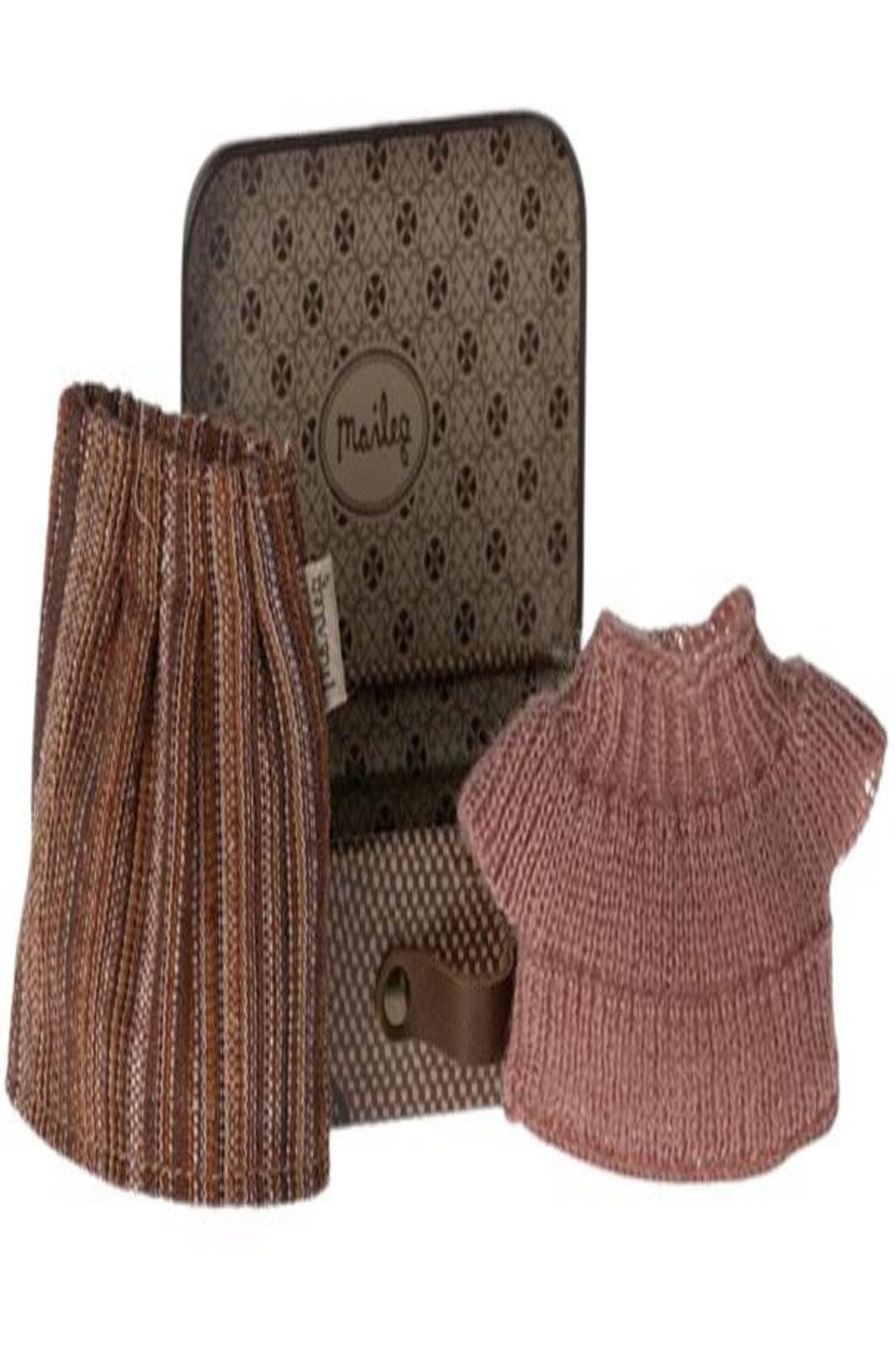 Maileg - Knitted Blouse And Skirt In Suitcase, Grandma Mouse Legetøj 