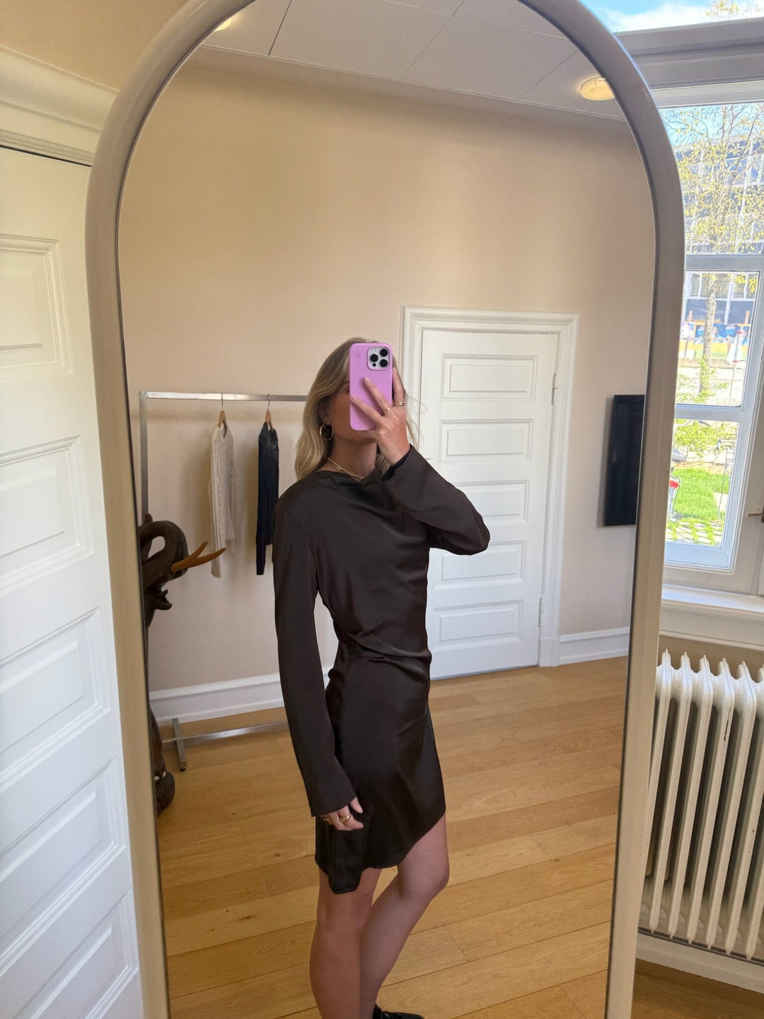 Modström - Tailormd Ls Short Dress 59089 - 5508 - Seal Brown Kjoler 
