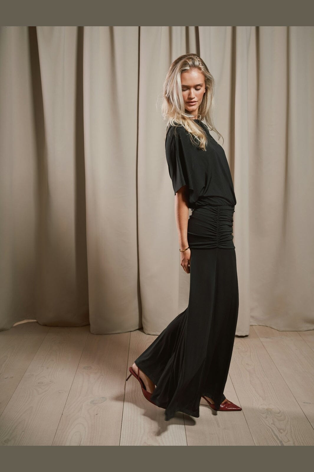 Neo Noir - Aloria Drapy Dress 170719 - 100 - Black