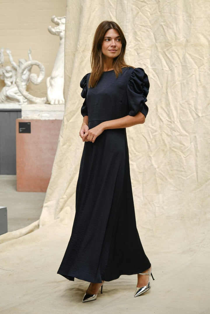 Neo Noir - Benuti Solid Dress 166584 - 141 - Navy Kjoler 