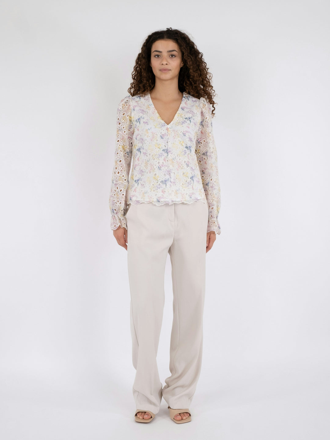 Neo Noir - Candice Embroidery Blouse - Creme