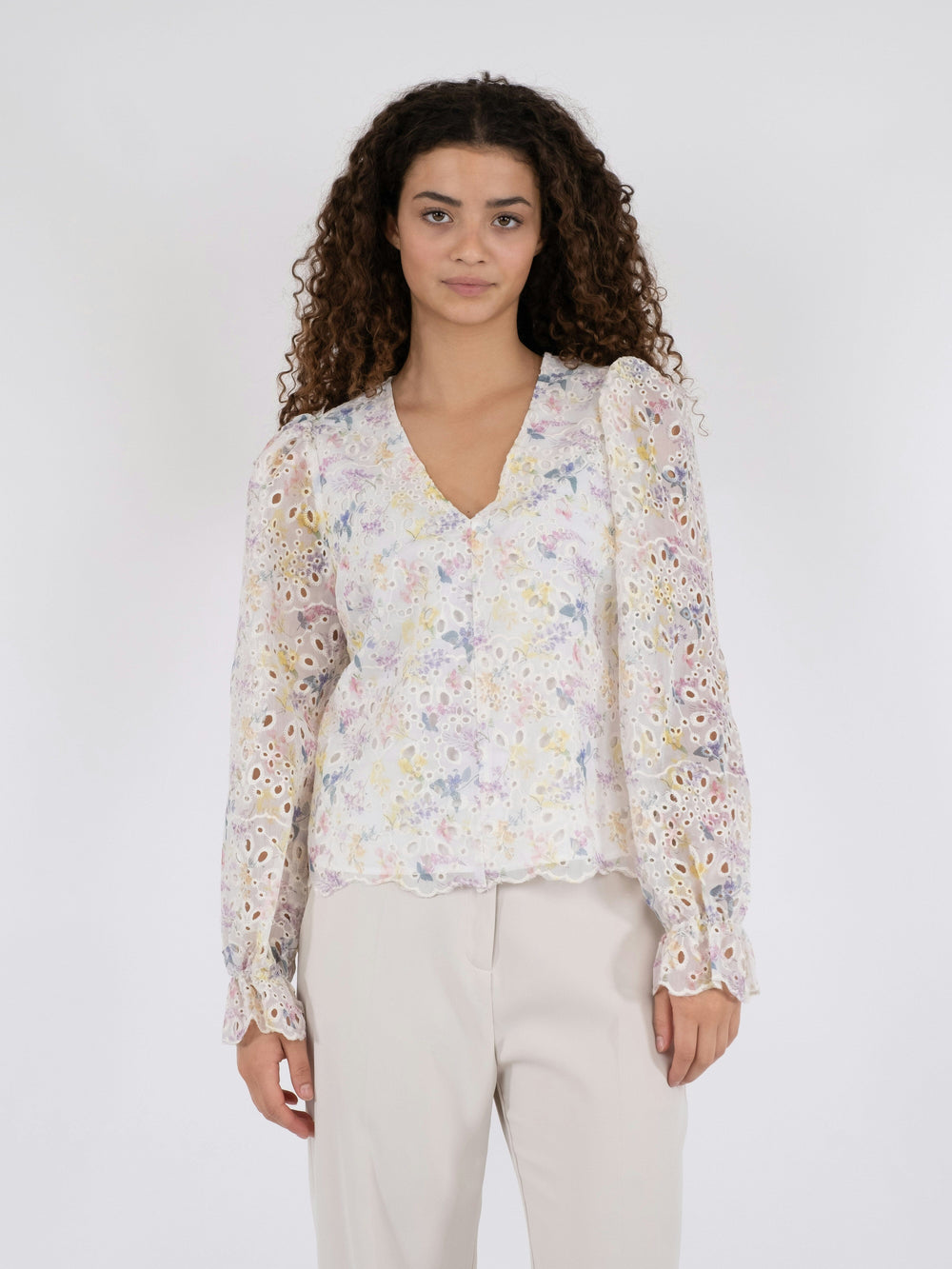 Neo Noir - Candice Embroidery Blouse - Creme