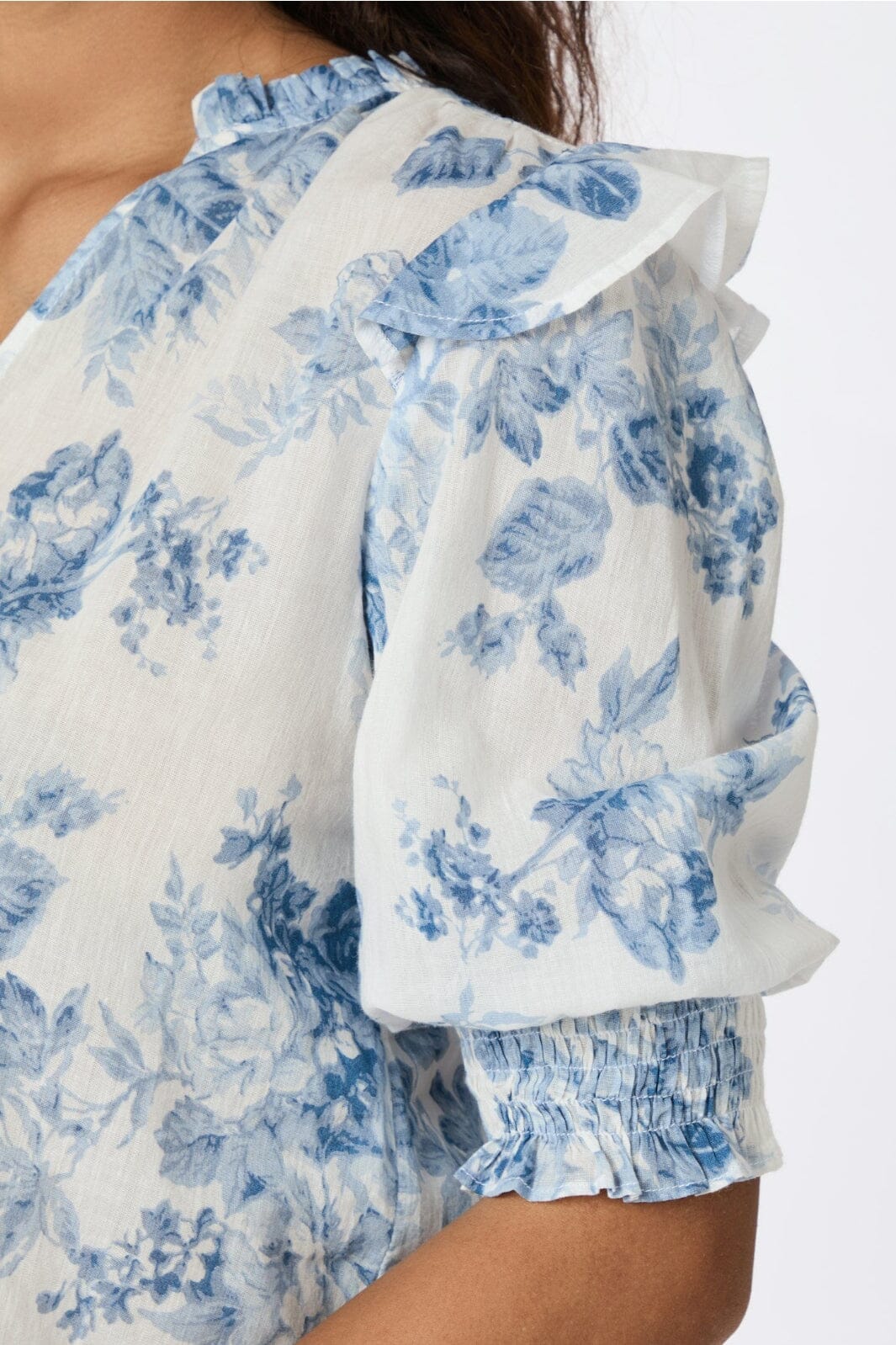 Neo Noir - Davina Flower Flow Blouse 165883 - 145 - Light Blue