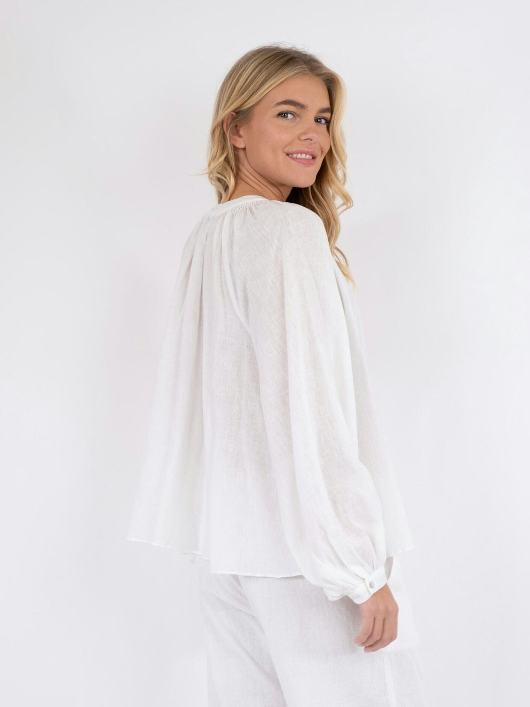 Neo Noir - Kirsty Solid Blouse - White Bluser 