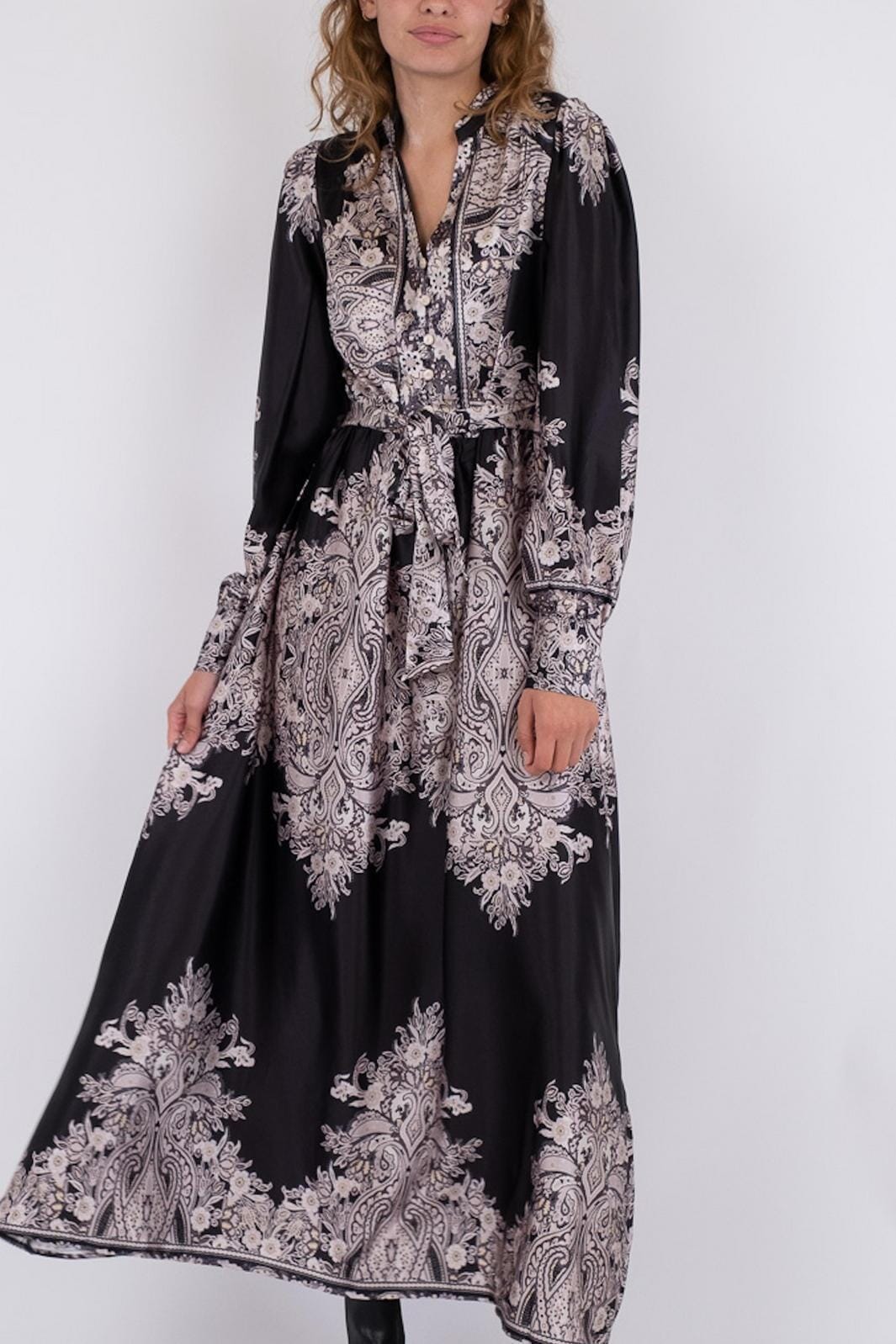 Neo Noir - Nova Paisley Border Dress - Black