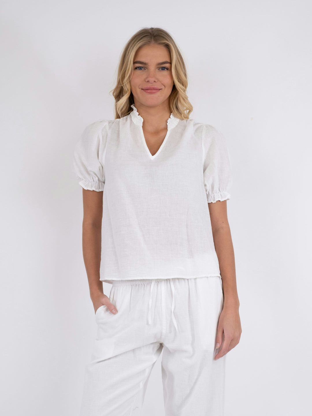 Neo Noir - Odesa Linen Blouse - White