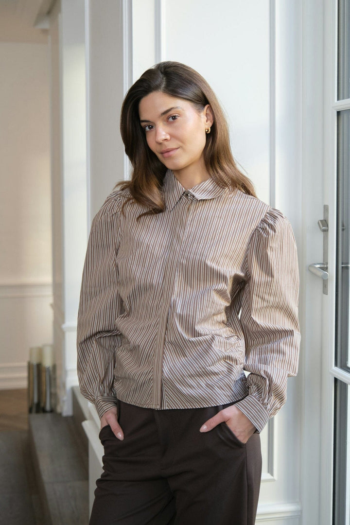 Neo Noir - Ritta Stripe Shirt 167224 - 928 - Light Brown Skjorter 