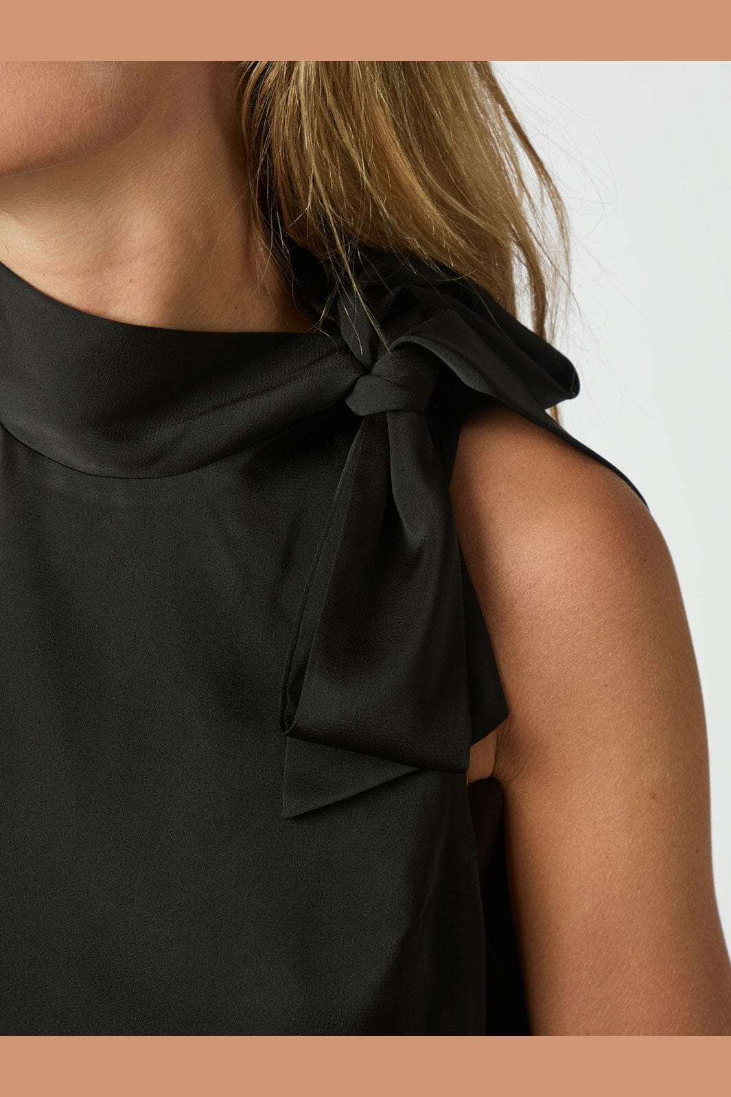 Neo Noir - Veda Drapy Satin Top 166605 - 100 - Black
