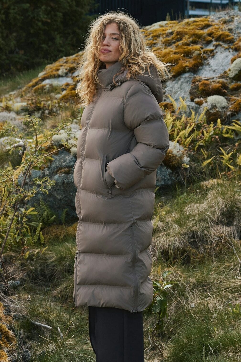 Neo Noir - Viviana C Puffer Jacket - Dark Taupe Jakker 