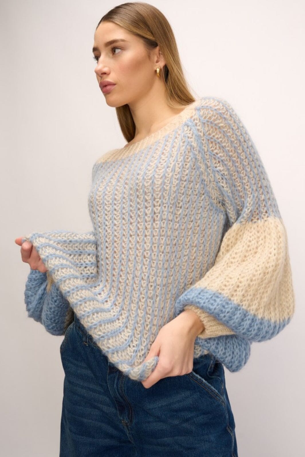 Noella - Liana Knit Sweater - 1036 Dusty Blue Cream Strikbluser 