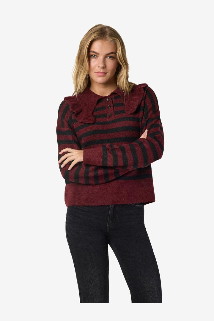 Noisy May - Nmbrooke L/S Frill Collar Knit - 4924582 Windsor Wine Black