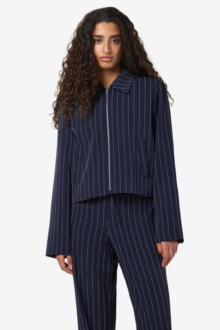 Noisy May - Nmella L/S Pinstripe Jacket Fwd - 4896947 Navy Blazer White