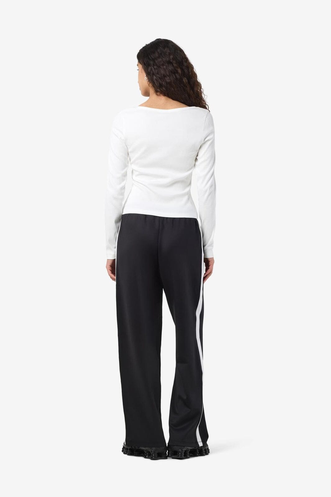 Noisy May - Nmjudy L/S Embr Top - 4863106 Cloud Dancer Black Embr