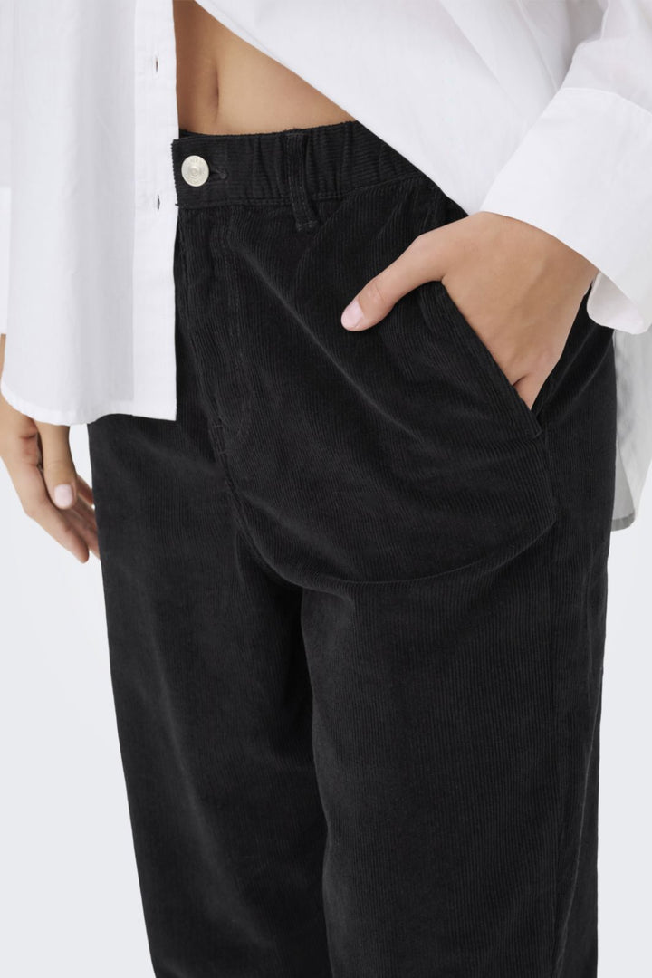 Only - Onlflora Ela Cord Carrot Pant - 4884687 Black Bukser 