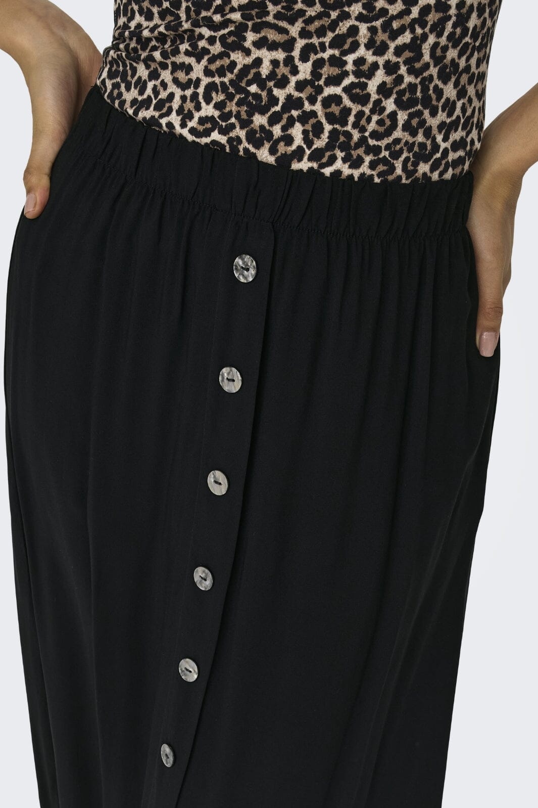 Only - Onlnova Life Vis Button Skirt Solid - 3586254 Black