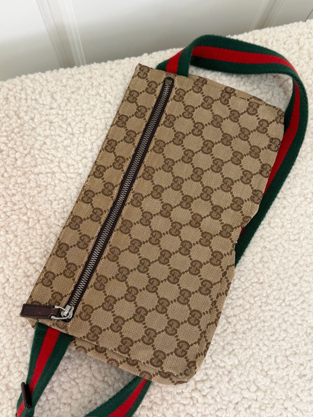 Preloved Vintageline x Molly&My - Gucci Bumbag – Vintage 2 - Logo Bæltetasker 