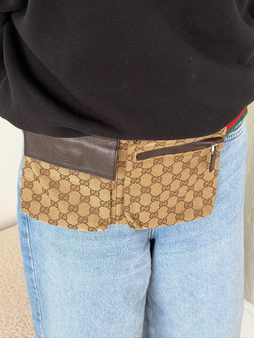 Preloved Vintageline x Molly&My - Gucci Bumbag – Vintage 2 - Logo Bæltetasker 
