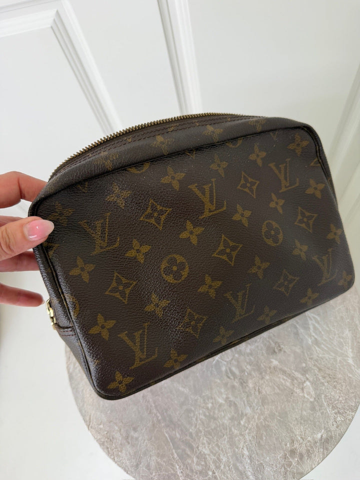 Preloved Vintageline X Molly&My - Louis Vuitton Toilettaske – Monogram Canvas - Monogram Canvas Toilettasker 