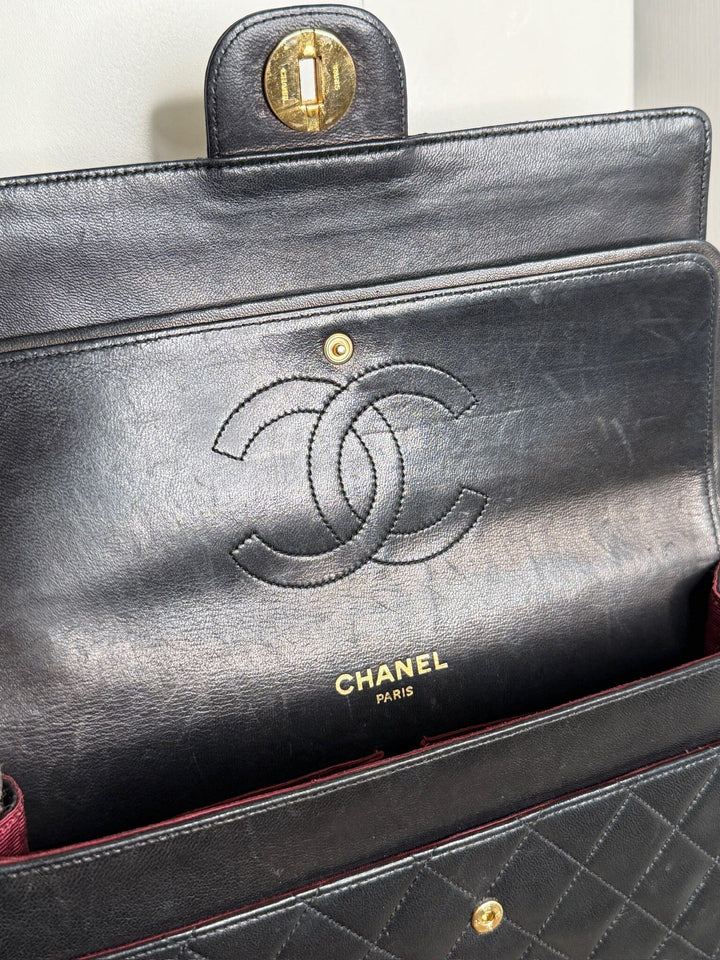 Preloved Vintageline x Molly&My - Vintage Chanel Classic Medium Item 1 - Black 